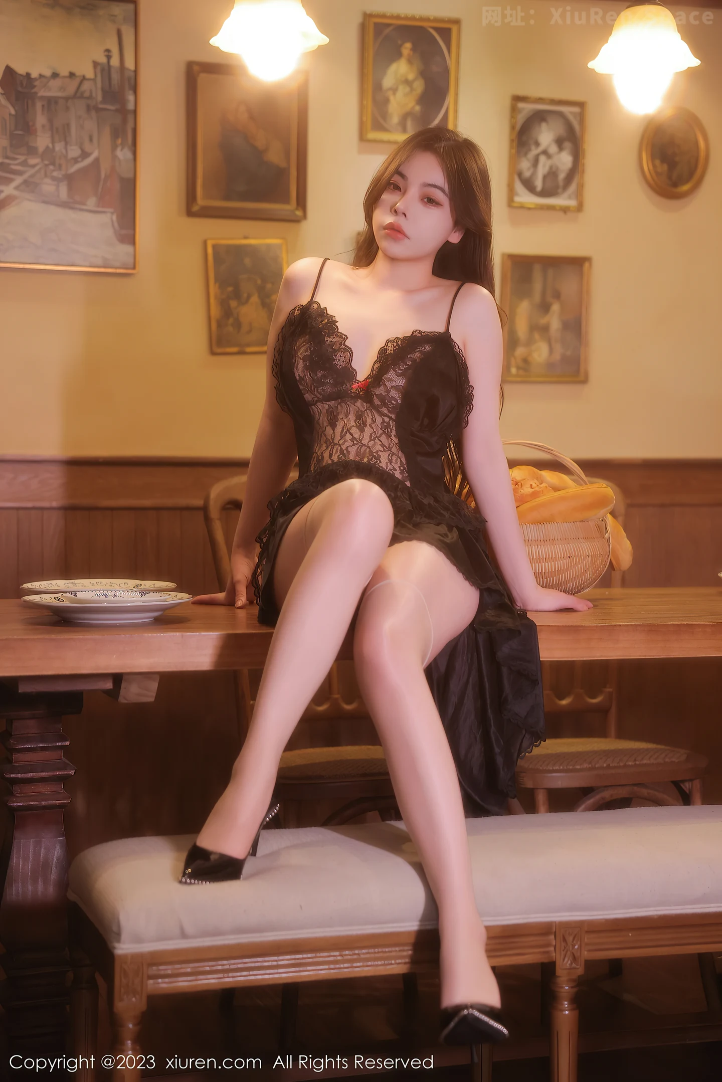 图片[2]-[XiuRen秀人网]2023.02.27 VOL.6329 谢小蒽 橙色短裙与粉色性感内衣加肉丝美腿私房写真集-秀人网官方网站